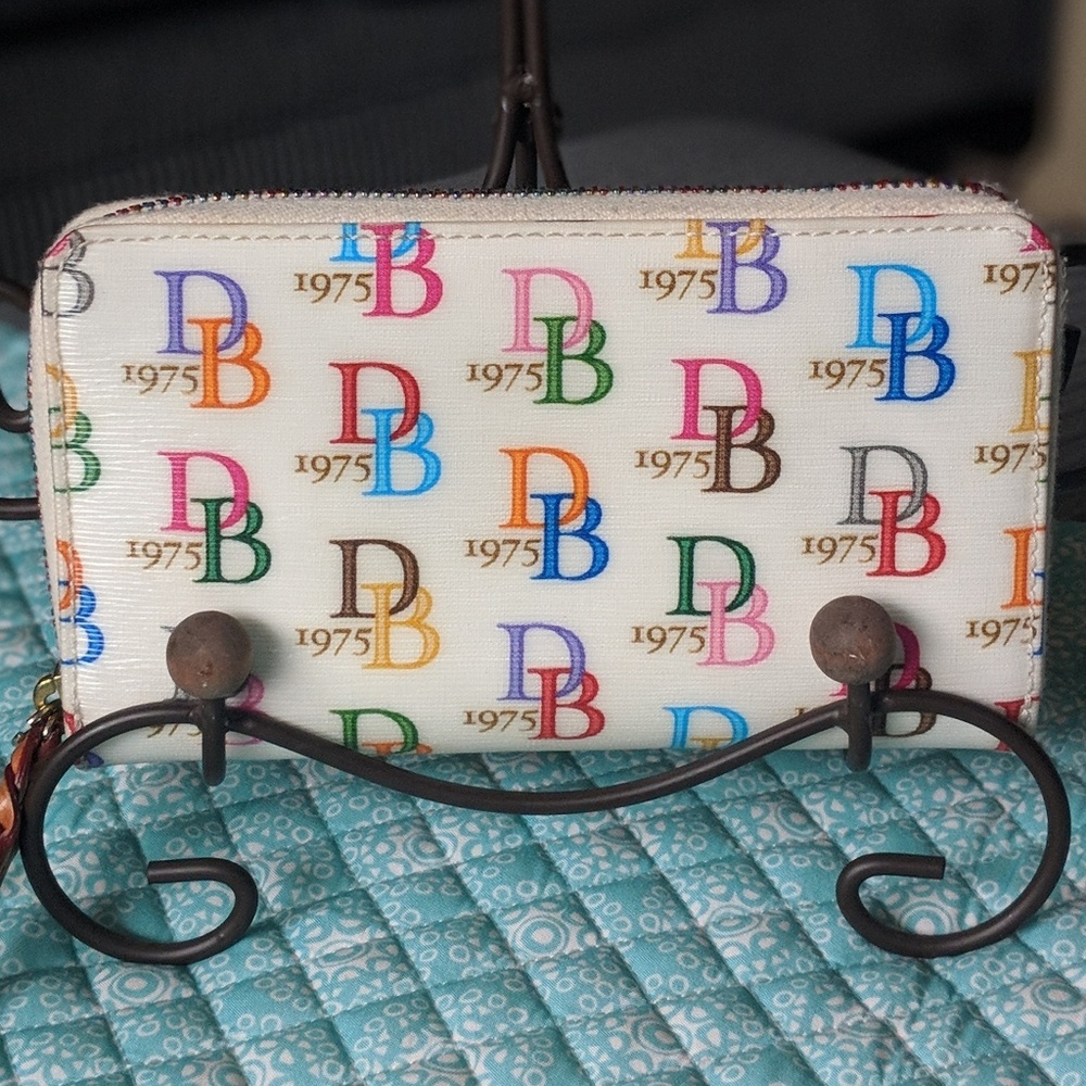 *SOLD*Dooney & Bourke White Multi 1975 Wallet